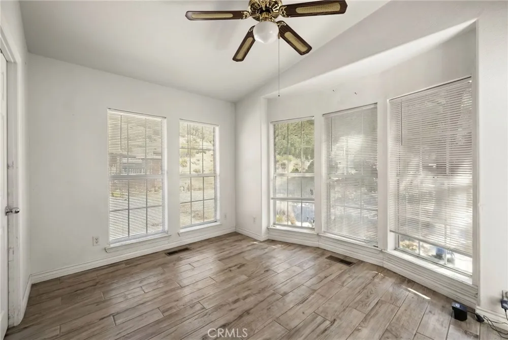 35675 Peppertree Agua Dulce, CA 91390