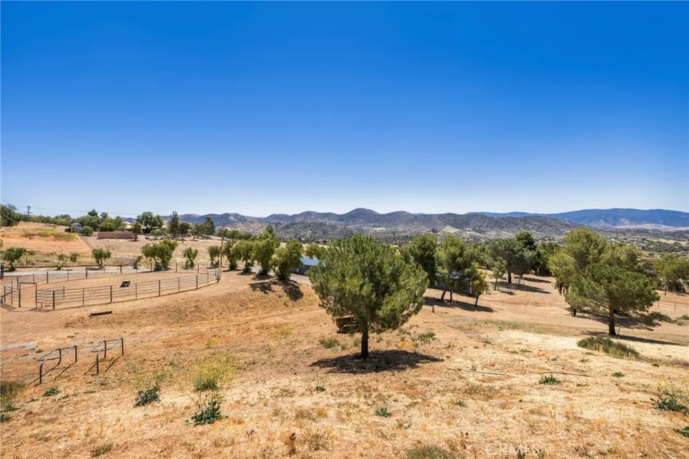 35675 Peppertree Agua Dulce, CA 91390