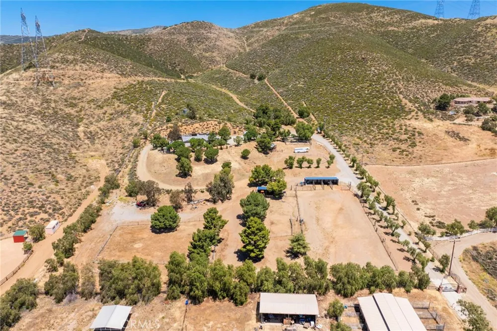 35675 Peppertree Agua Dulce, CA 91390