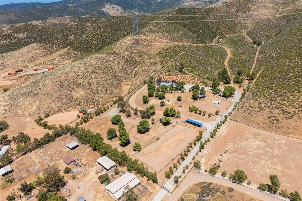 35675 Peppertree Agua Dulce, CA 91390