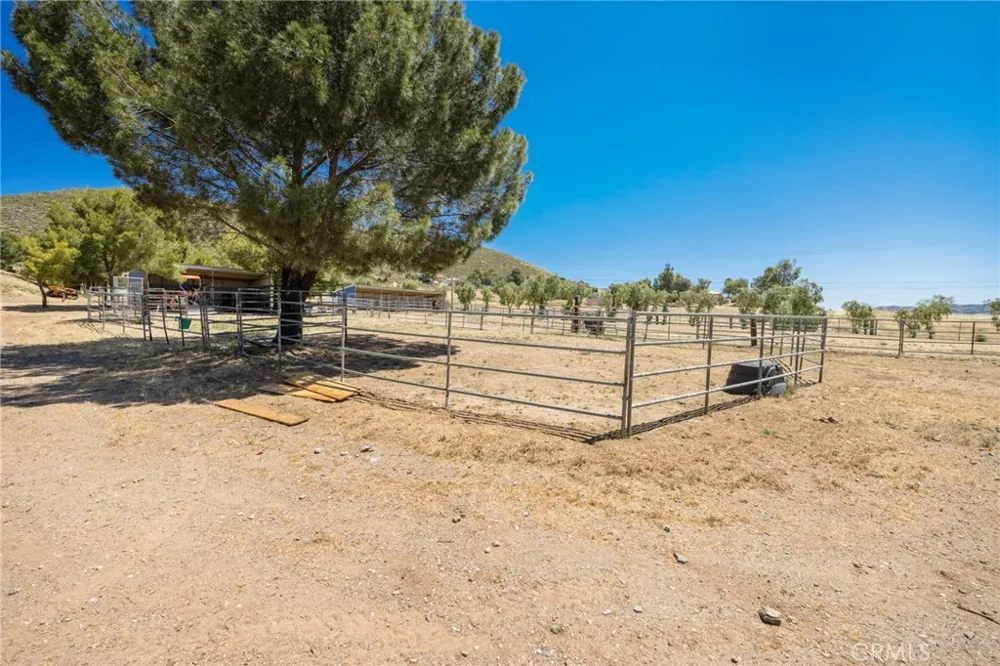 35675 Peppertree Agua Dulce, CA 91390