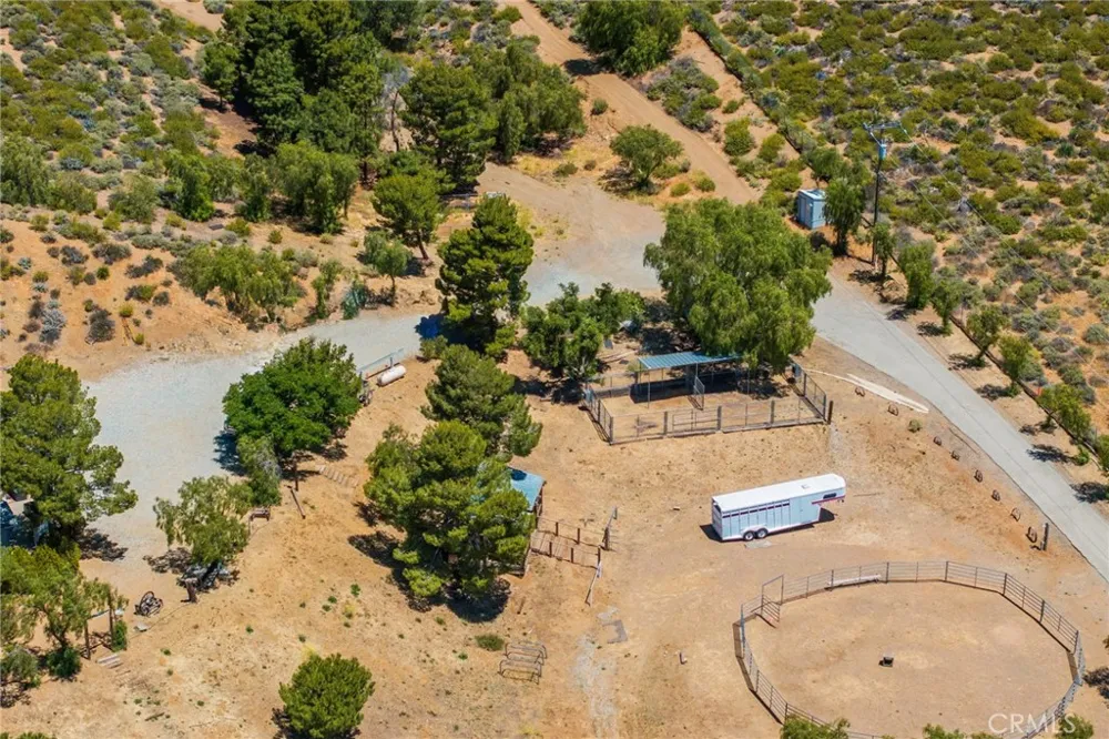 35675 Peppertree Agua Dulce, CA 91390