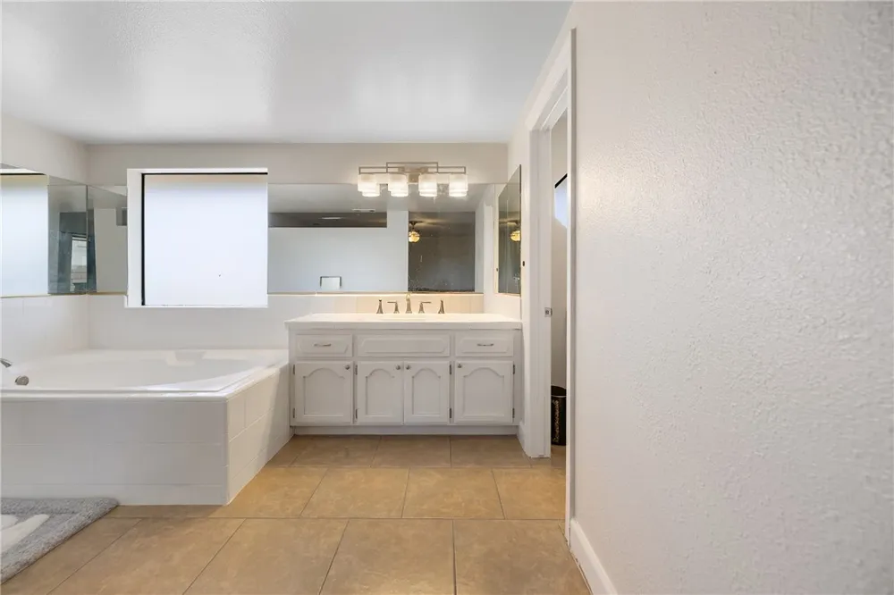 26335 Catamaran Lane Helendale, CA 92342