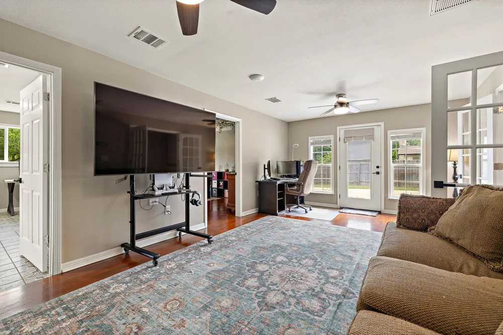 1007 S Gabriel Drive Leander, TX 78641