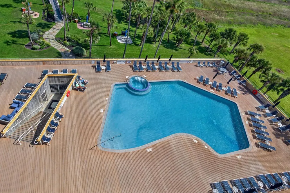 1401 E Beach Drive #1206 Galveston, TX 77550
