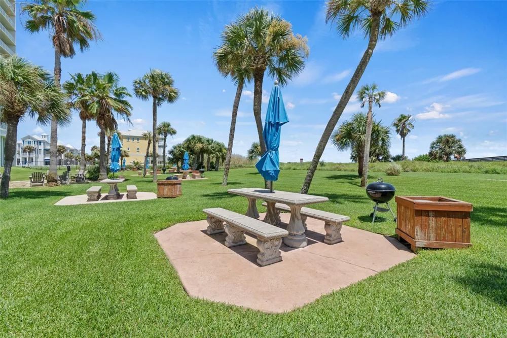 1401 E Beach Drive #1206 Galveston, TX 77550