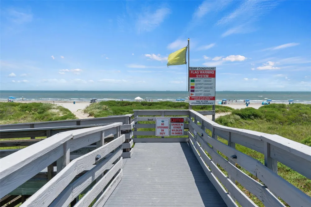 1401 E Beach Drive #1206 Galveston, TX 77550