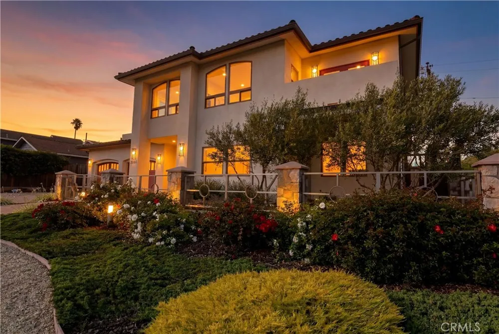 2901 Ocean Blvd. Cayucos, CA 93430