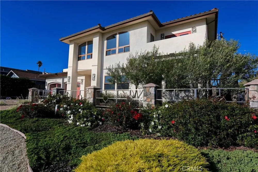2901 Ocean Blvd. Cayucos, CA 93430