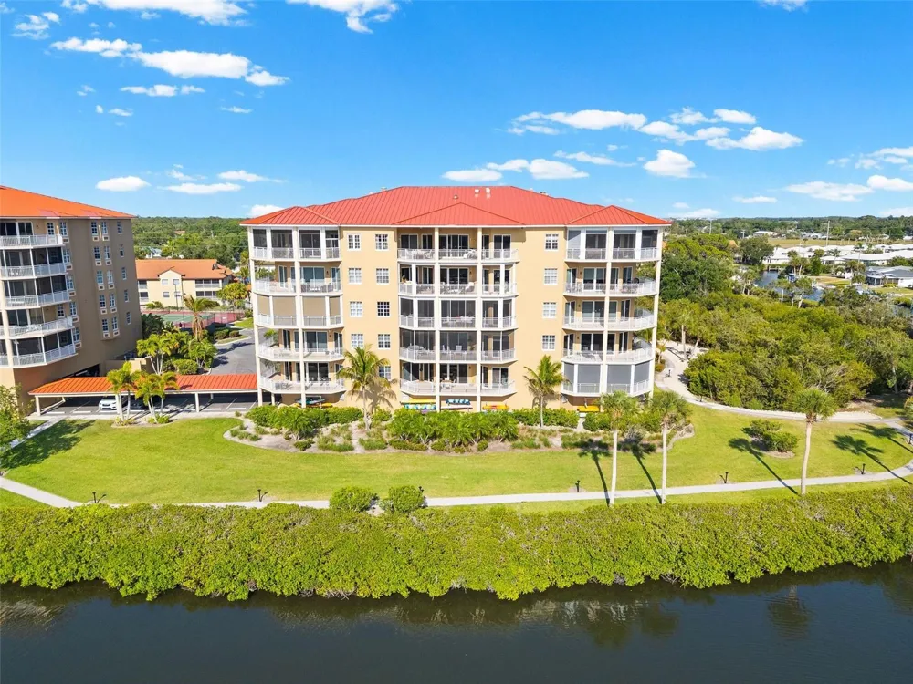 6100 JESSIE HARBOR DRIVE #202 Osprey, FL 34229