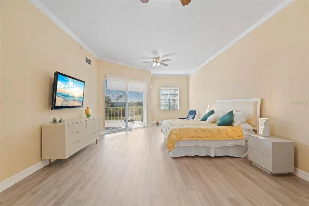 6100 JESSIE HARBOR DRIVE #202 Osprey, FL 34229
