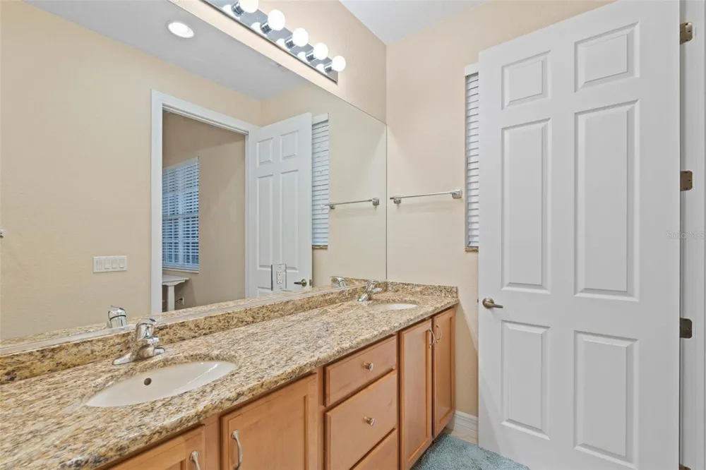 6100 JESSIE HARBOR DRIVE #202 Osprey, FL 34229