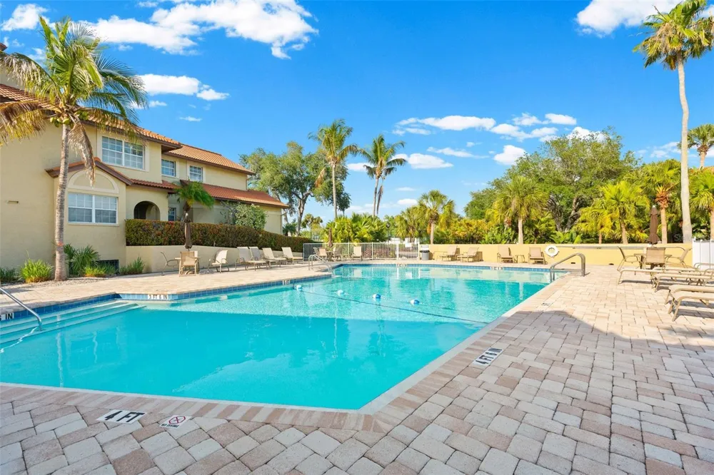 6100 JESSIE HARBOR DRIVE #202 Osprey, FL 34229