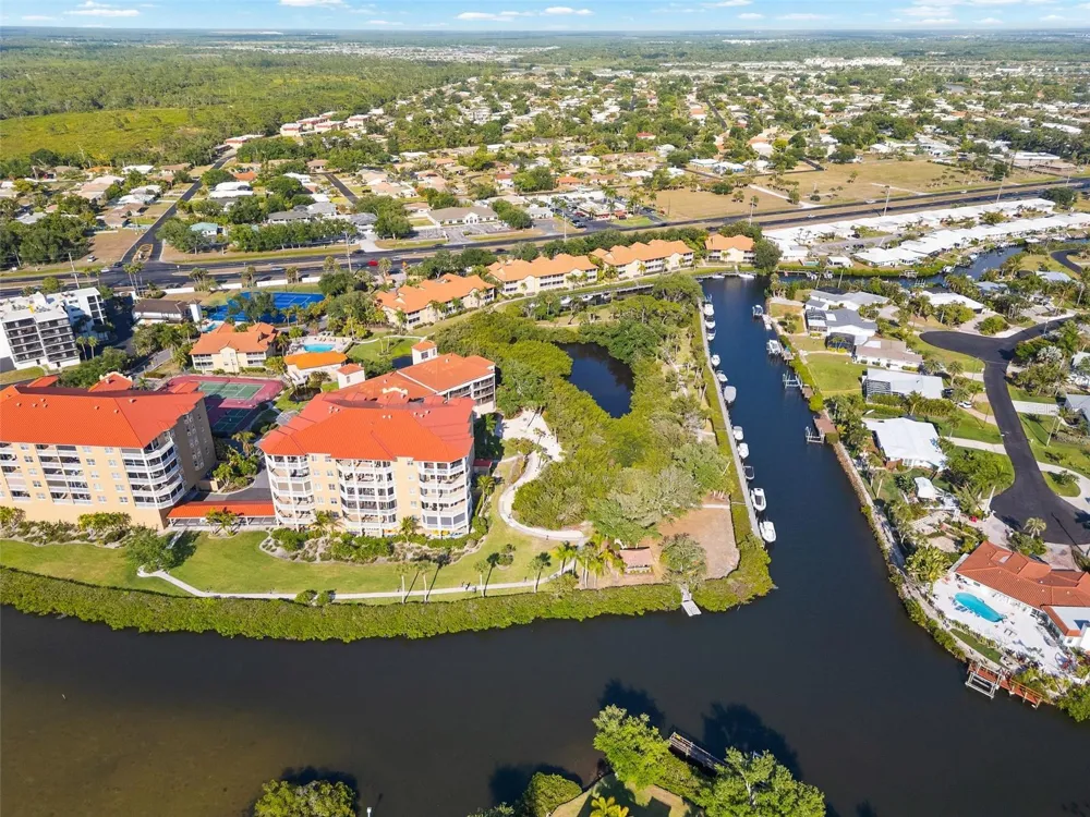6100 JESSIE HARBOR DRIVE #202 Osprey, FL 34229