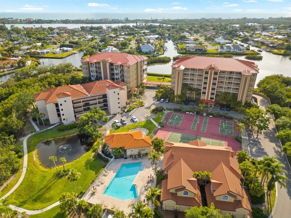 6100 JESSIE HARBOR DRIVE #202 Osprey, FL 34229