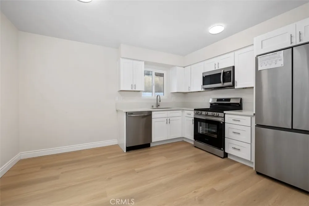 1009 N Parton Santa Ana, CA 92701