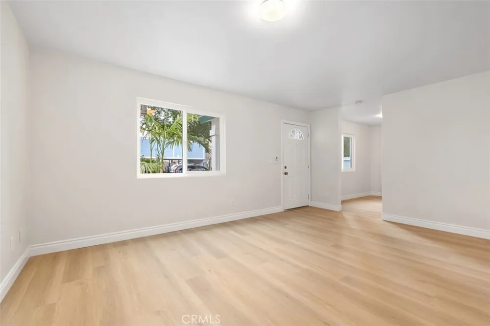 1009 N Parton Santa Ana, CA 92701