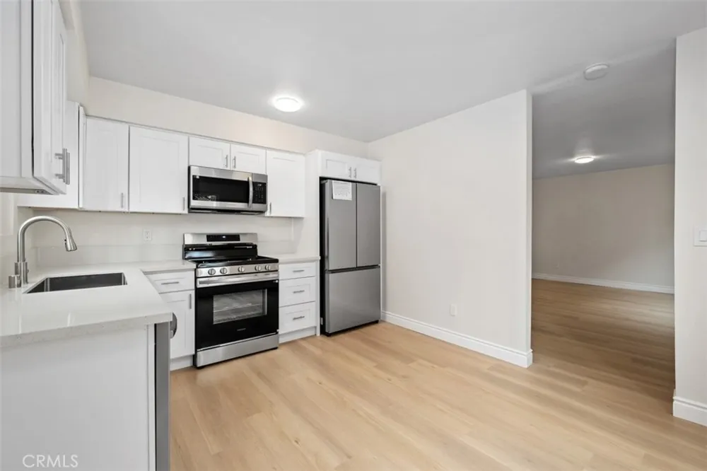 1009 N Parton Santa Ana, CA 92701