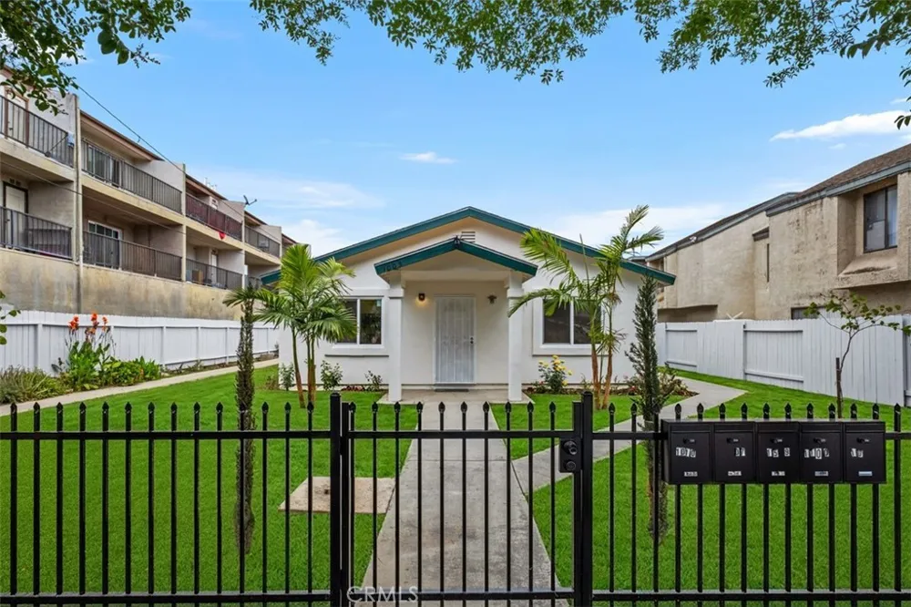 1009 N Parton Santa Ana, CA 92701