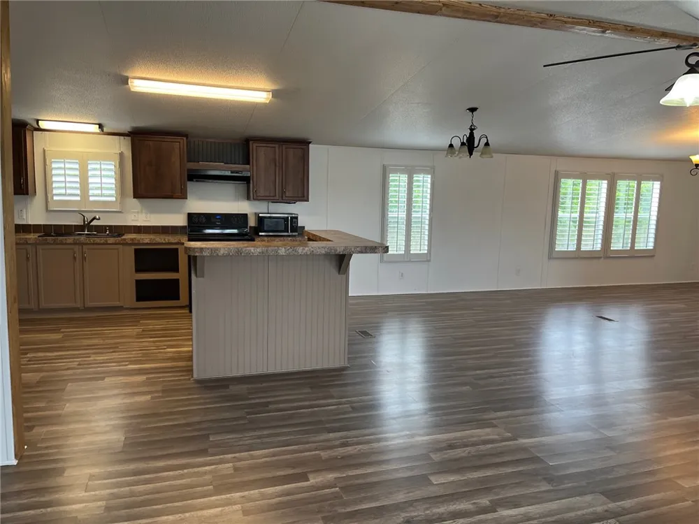695 S Vista Sandia, TX 78383