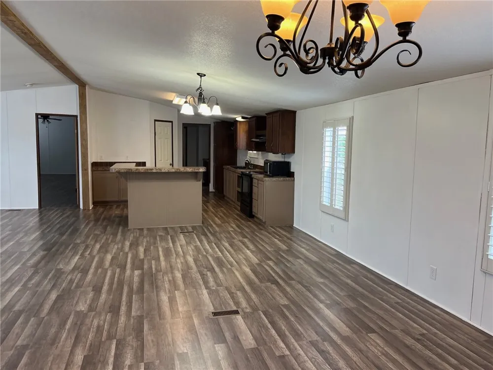 695 S Vista Sandia, TX 78383