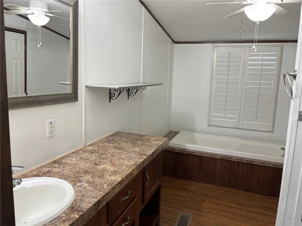 695 S Vista Sandia, TX 78383