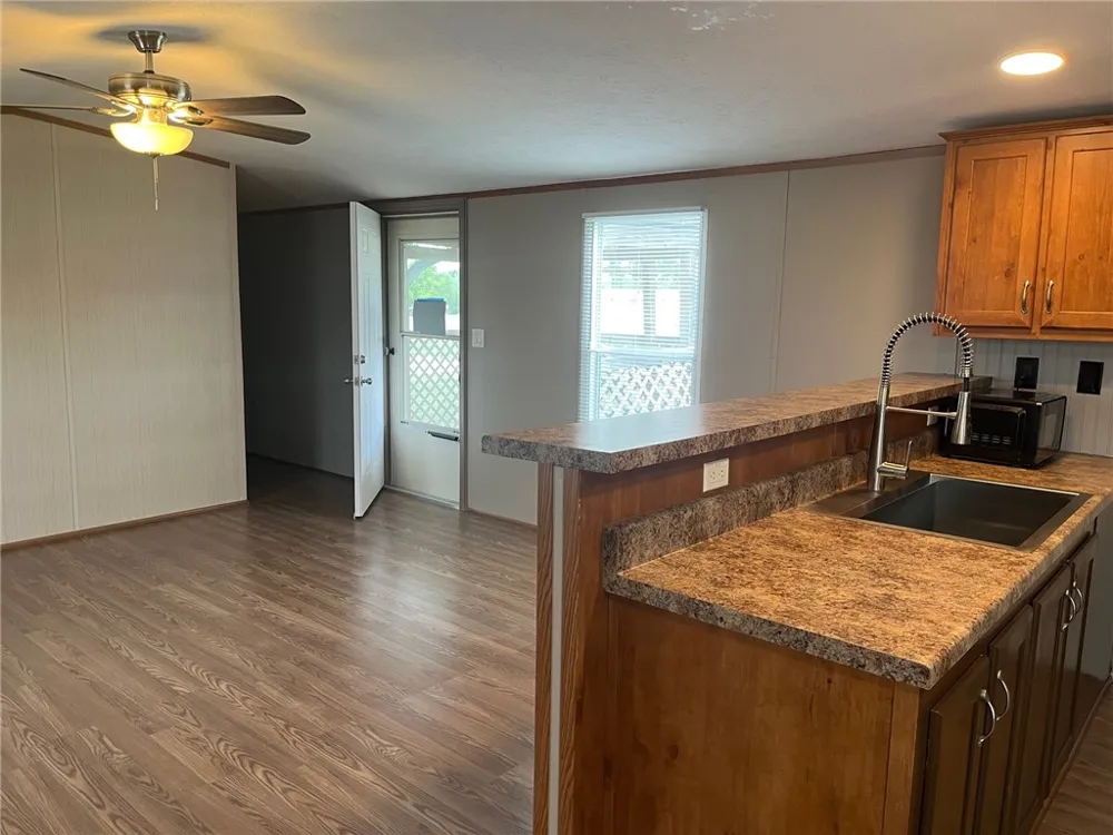 699 S Vista Sandia, TX 78383