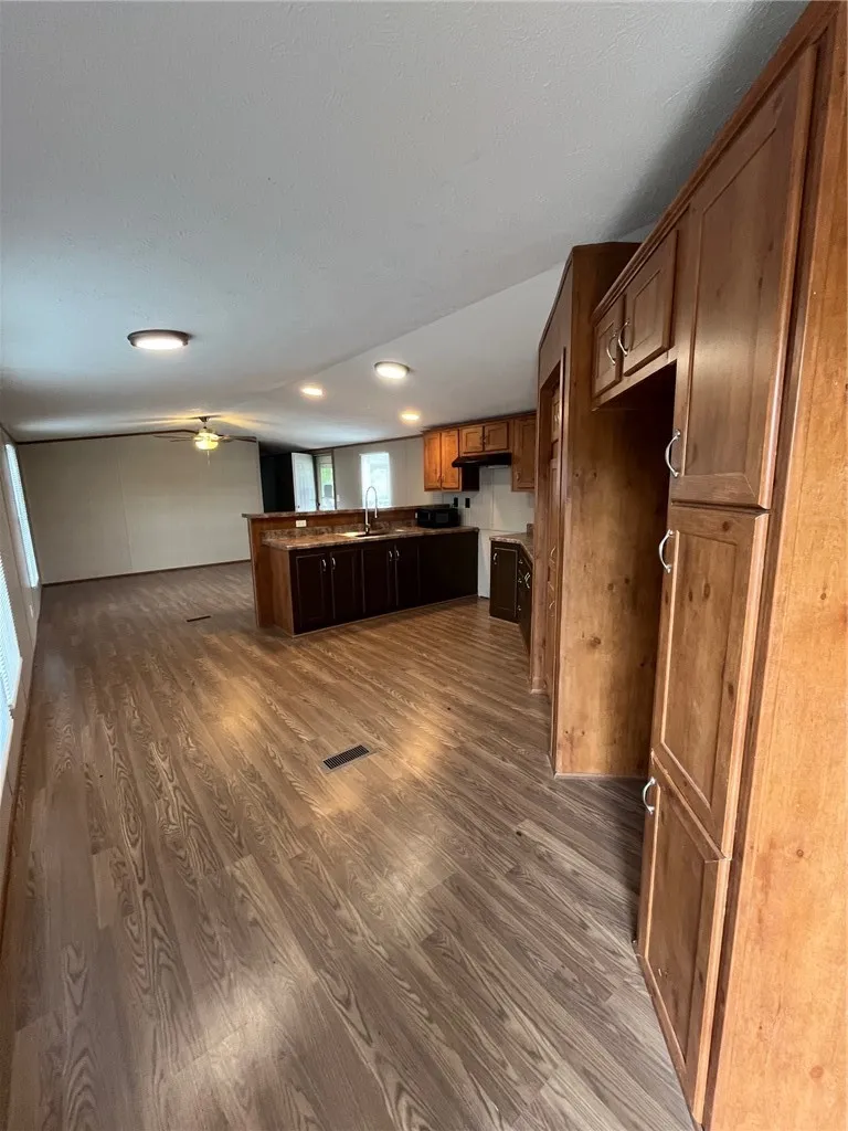 699 S Vista Sandia, TX 78383