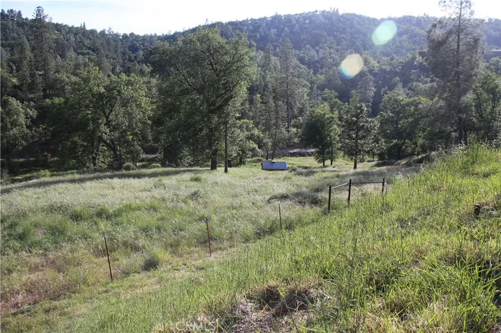 5636 E Whitlock Mariposa, CA 95338