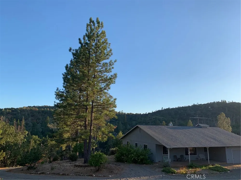 5636 E Whitlock Mariposa, CA 95338