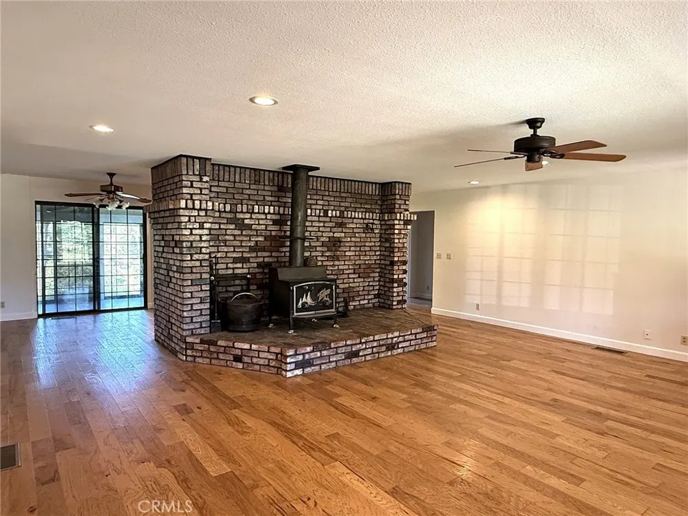 5636 E Whitlock Mariposa, CA 95338