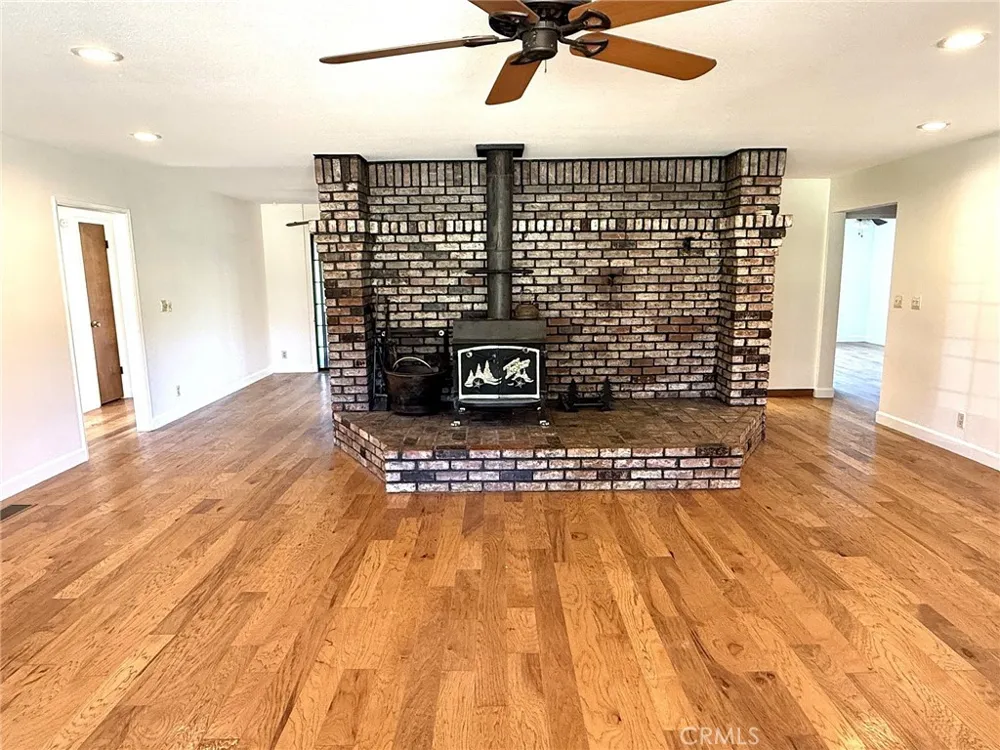 5636 E Whitlock Mariposa, CA 95338