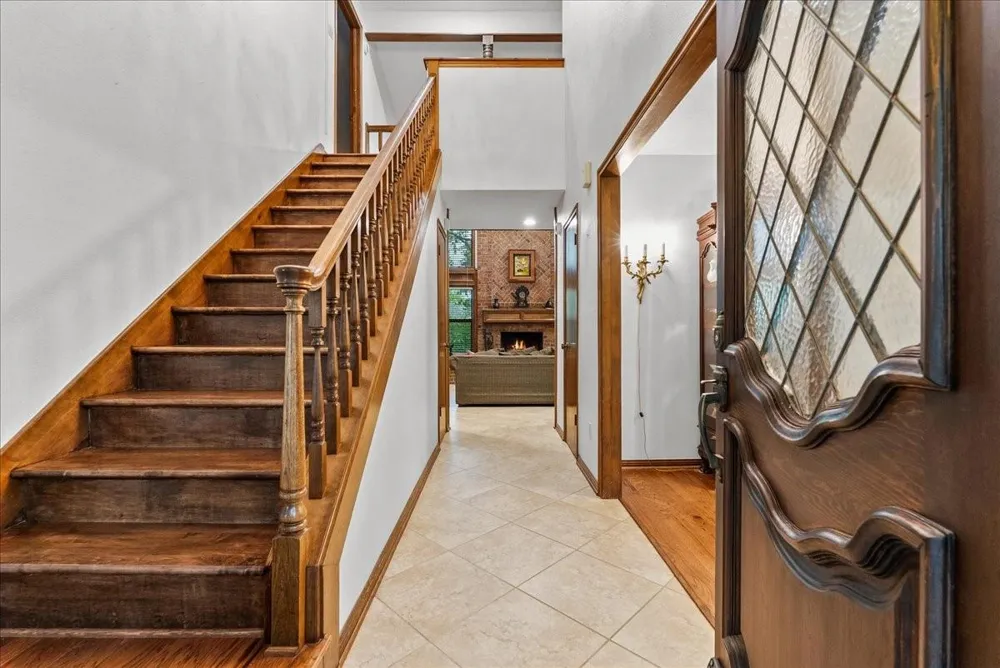 1810 Hunt Drive Friendswood, TX 77546