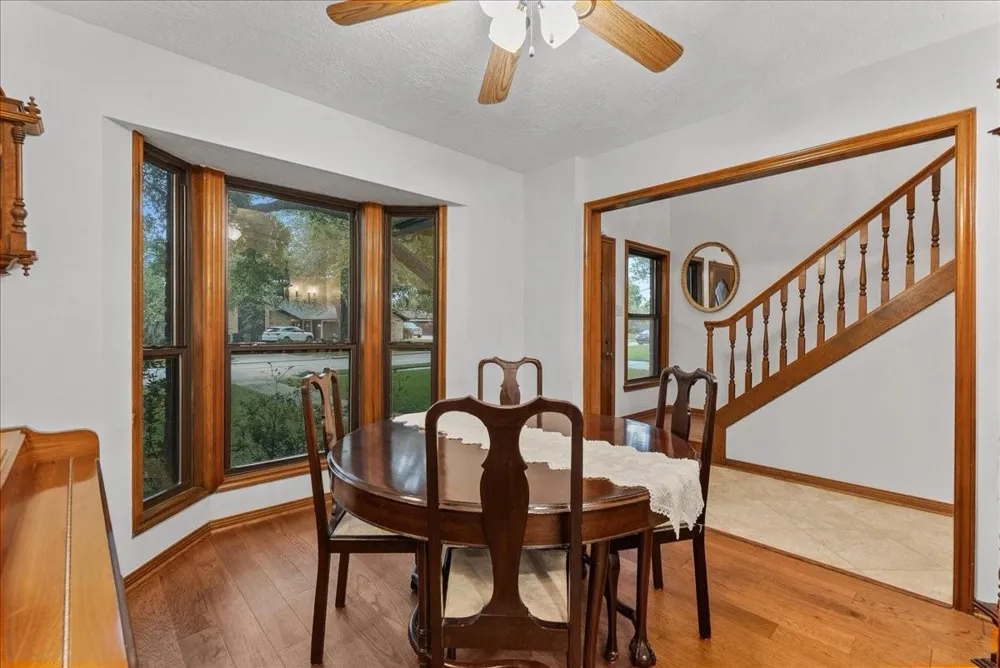 1810 Hunt Drive Friendswood, TX 77546