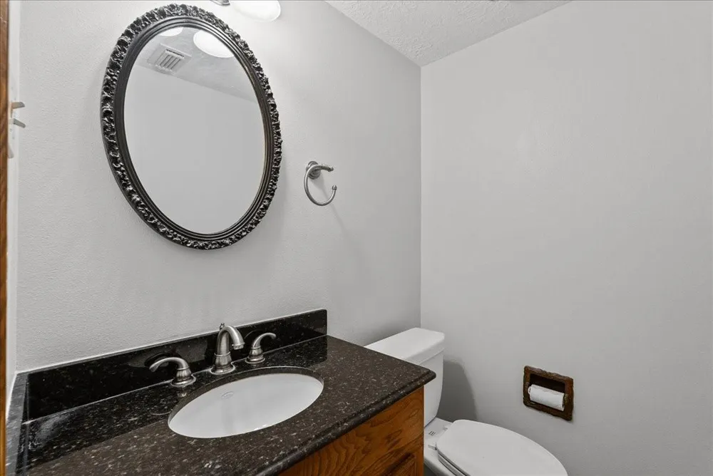 1810 Hunt Drive Friendswood, TX 77546