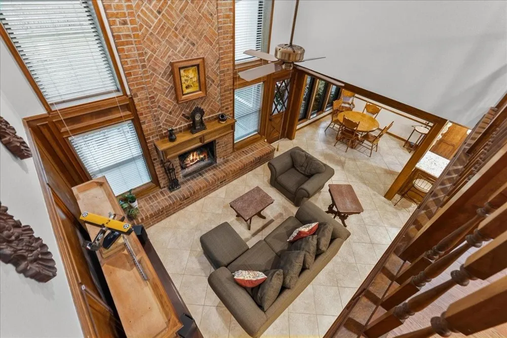 1810 Hunt Drive Friendswood, TX 77546