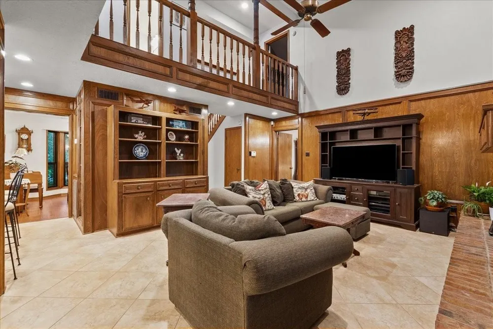 1810 Hunt Drive Friendswood, TX 77546