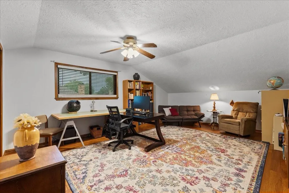 1810 Hunt Drive Friendswood, TX 77546