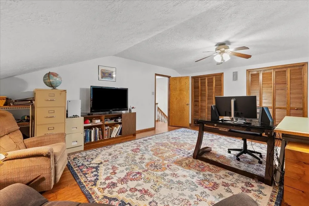 1810 Hunt Drive Friendswood, TX 77546