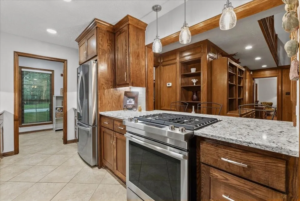 1810 Hunt Drive Friendswood, TX 77546