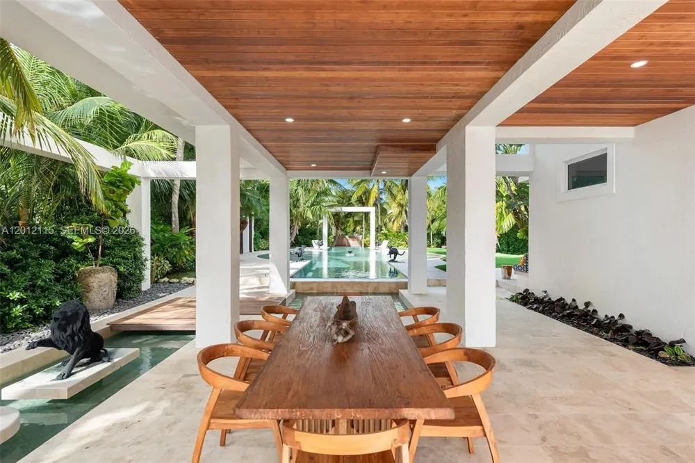 60 Ocean Front Dr Key Largo, FL 33037