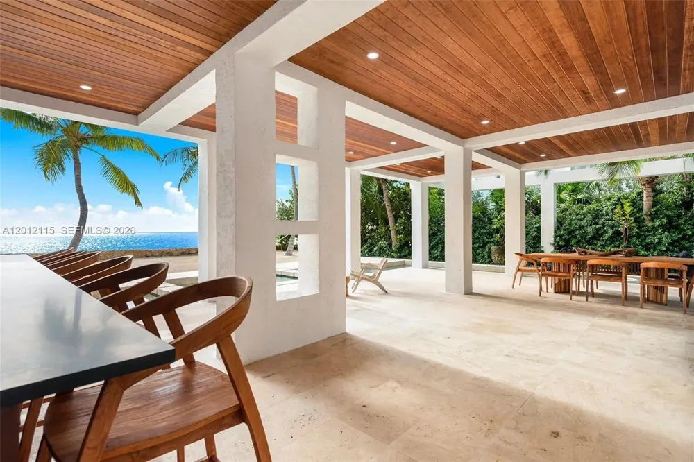 60 Ocean Front Dr Key Largo, FL 33037