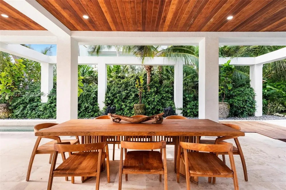 60 Ocean Front Dr Key Largo, FL 33037