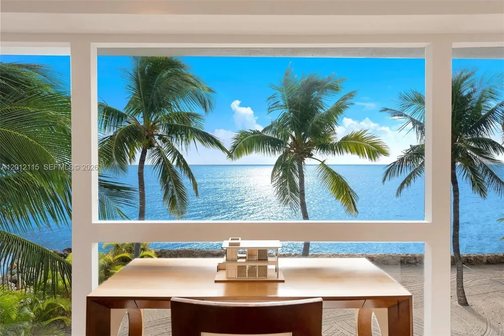 60 Ocean Front Dr Key Largo, FL 33037
