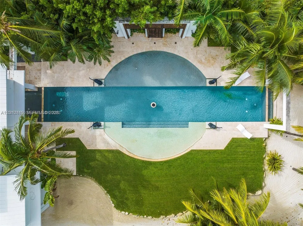 60 Ocean Front Dr Key Largo, FL 33037