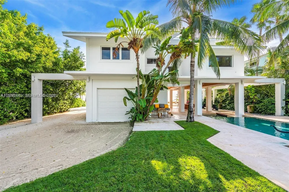 60 Ocean Front Dr Key Largo, FL 33037