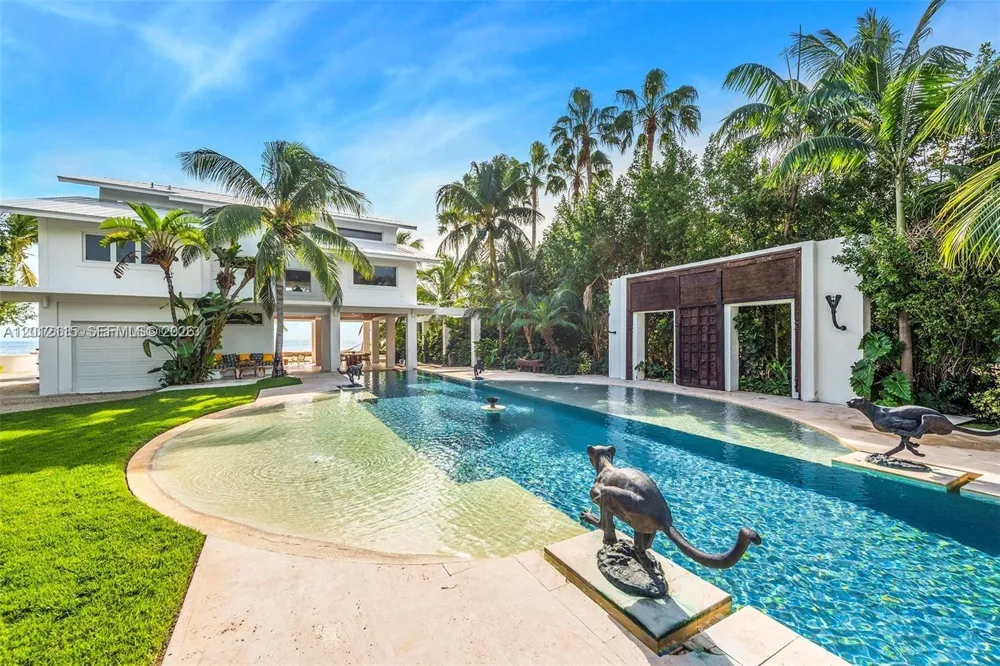 60 Ocean Front Dr Key Largo, FL 33037