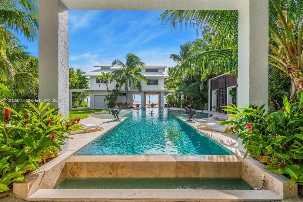 60 Ocean Front Dr Key Largo, FL 33037
