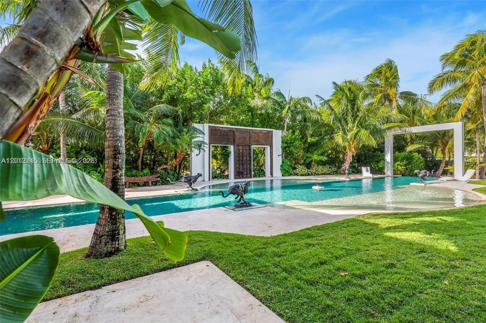 60 Ocean Front Dr Key Largo, FL 33037