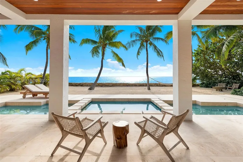 60 Ocean Front Dr Key Largo, FL 33037